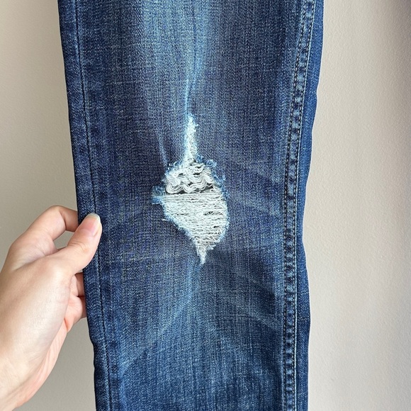 Vigoss Mid Rise The Thompson Tomboy Distressed Blue Jeans, W28 L27 - Picture 7 of 16